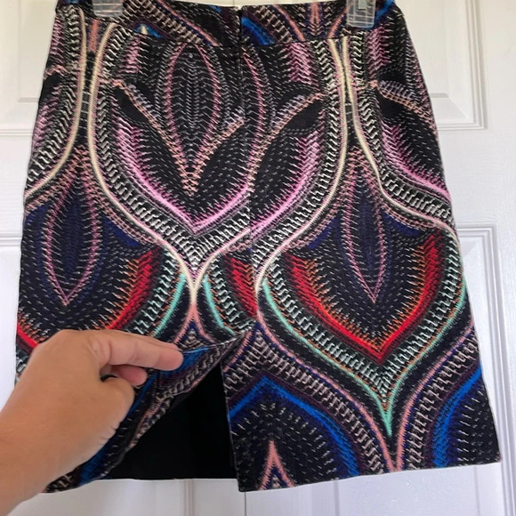 Etcetera corduroy sz 4 skirt. Colorful design black back zip & split - Picture 5 of 9